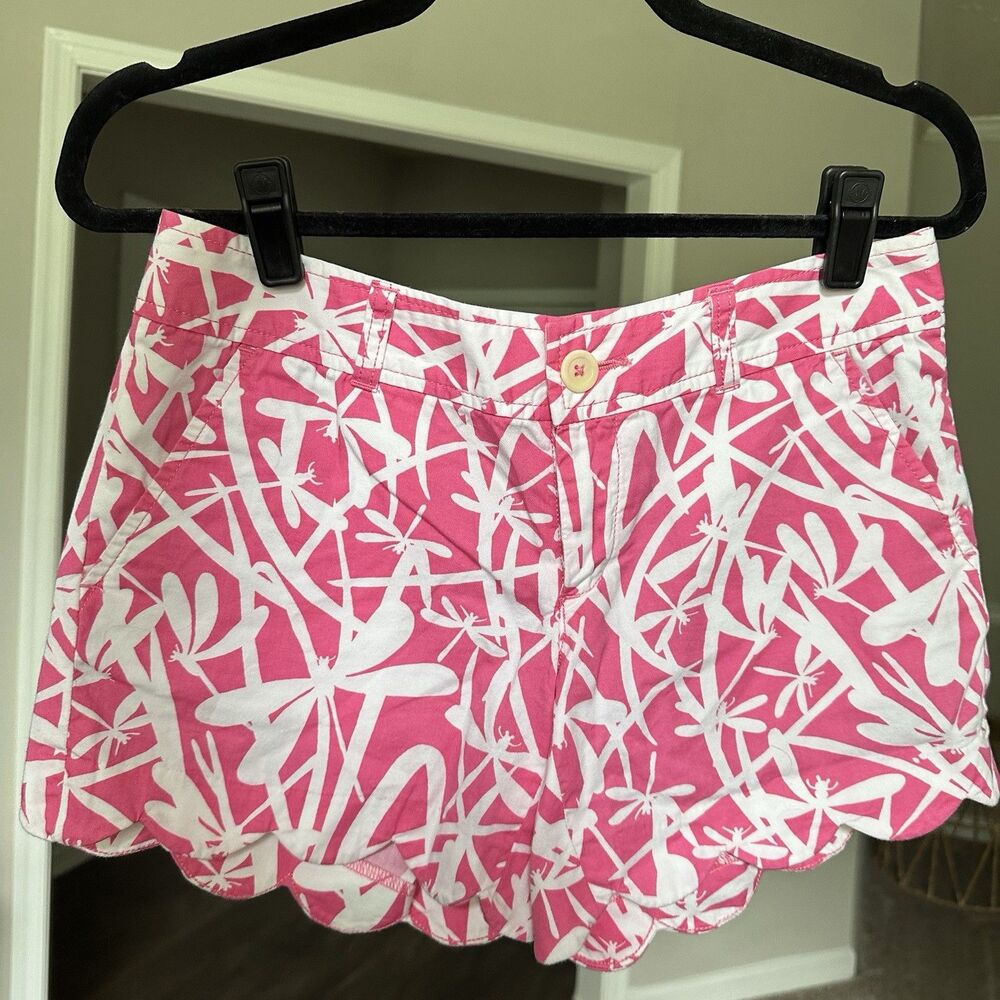 Lilly Pulitzer Pink & White Buttercup Scallop Shorts Size 2 Women’s Dragonfly